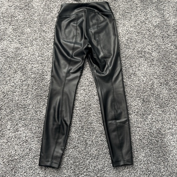 NWT White House Black Market Runway Faux Leather Leggings Size 2P - Picture 6 of 12